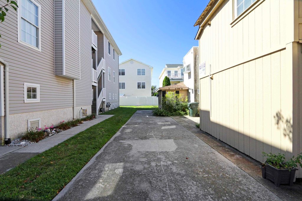 Photo of 208 E Maple Avenue, Wildwood, NJ 08260 (MLS # 261494)