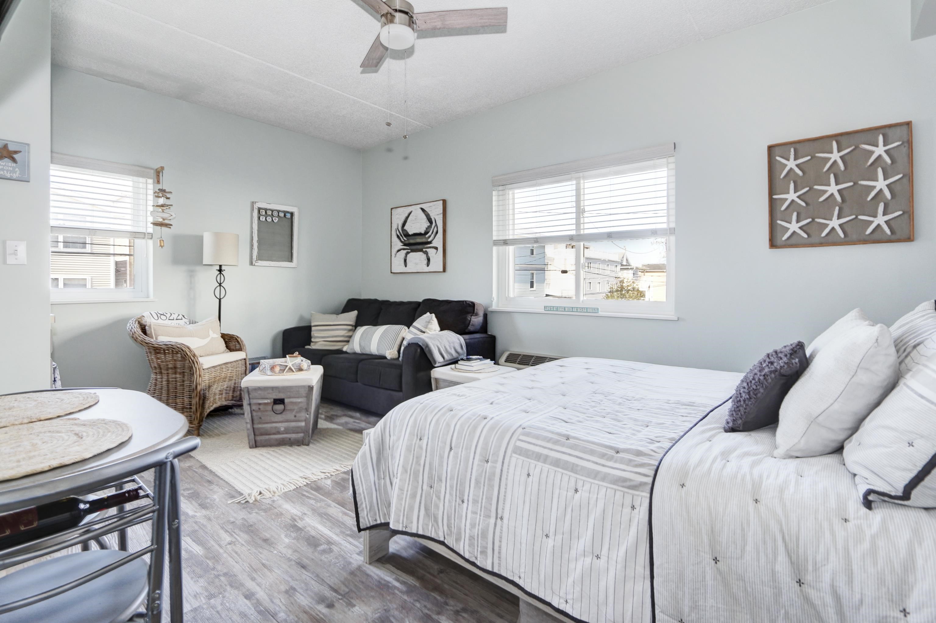 1110 Wesley Avenue 204
