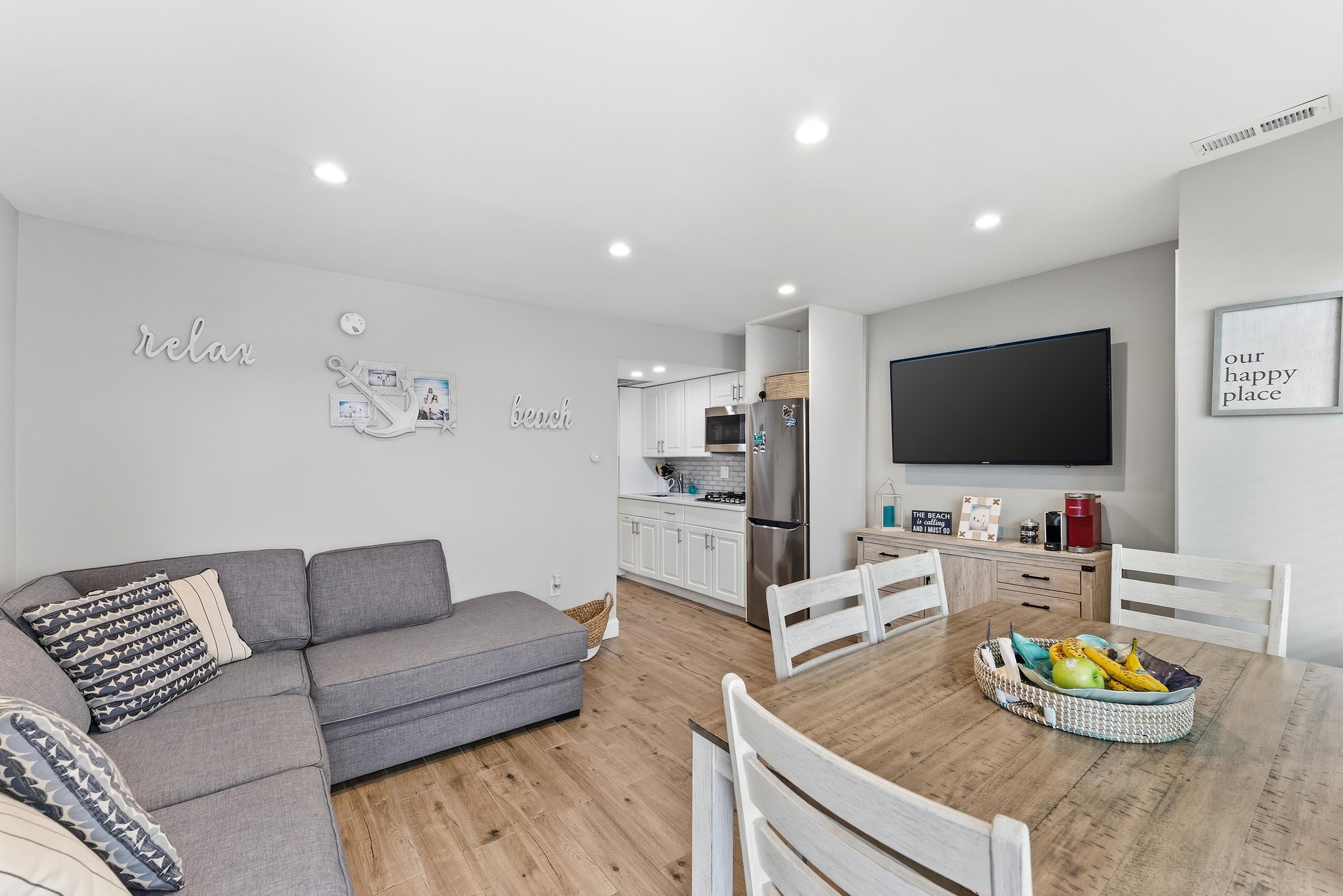 406-10 E Monterey Avenue 209
