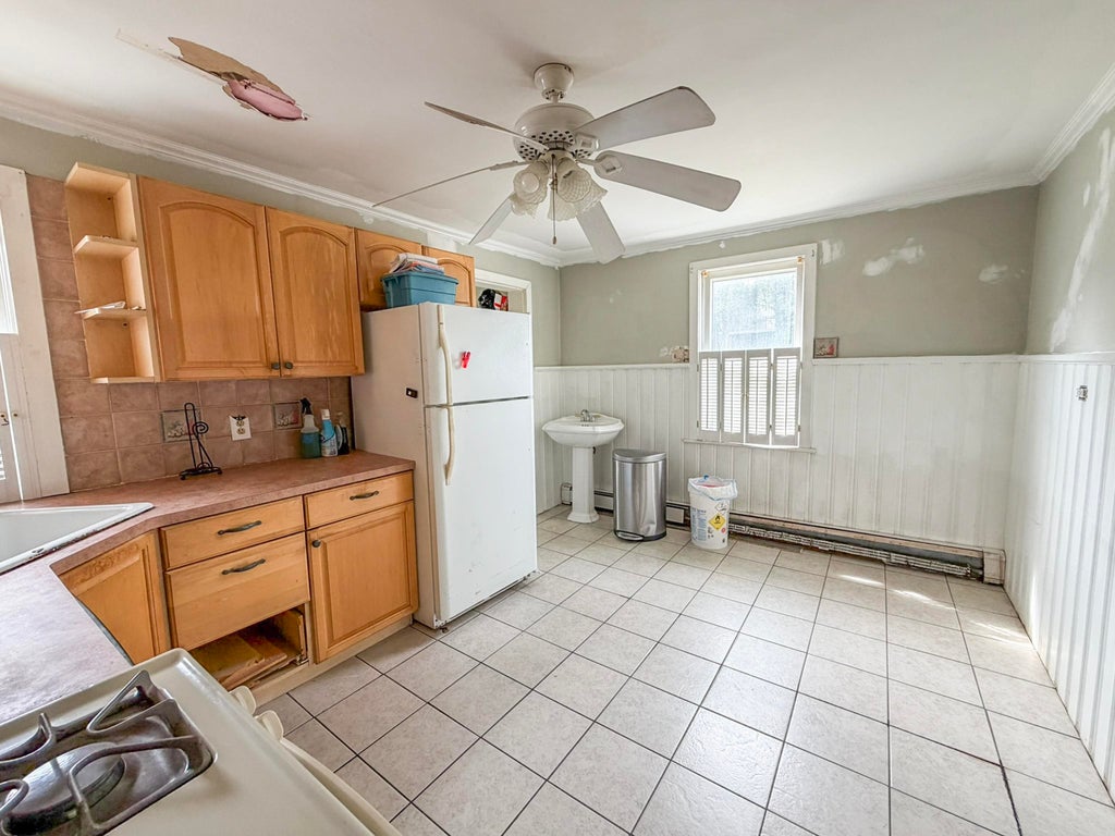 Photo of 914 Lafayette Street, Cape May, NJ 08204 (MLS # 262788)