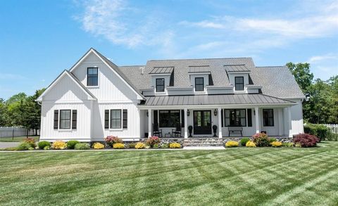 Townhouse For Sale - 8 Hoppy's Lane<br/> Cape May Court House, NJ 08210