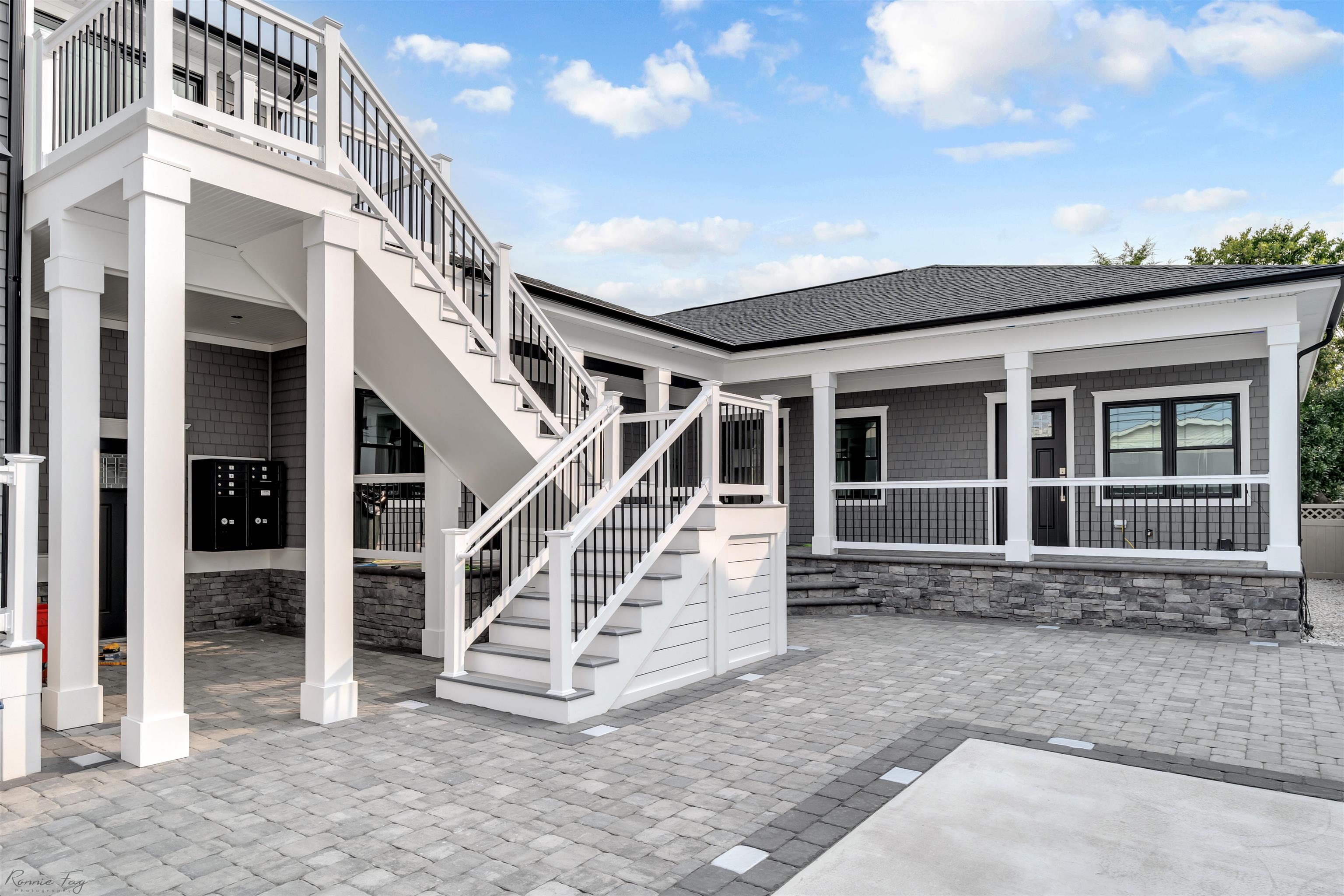 204 E Primrose Road 104