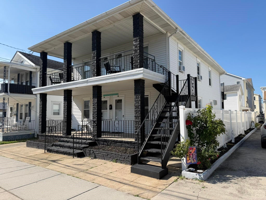 Photo of 238 E Leaming Avenue, Wildwood, NJ 08260 (MLS # 262448)