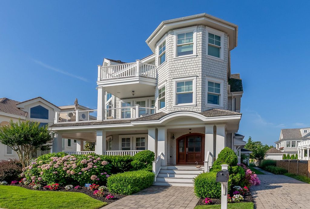 Photo of 182 65th Street, Avalon, NJ 08202 (MLS # 252917)