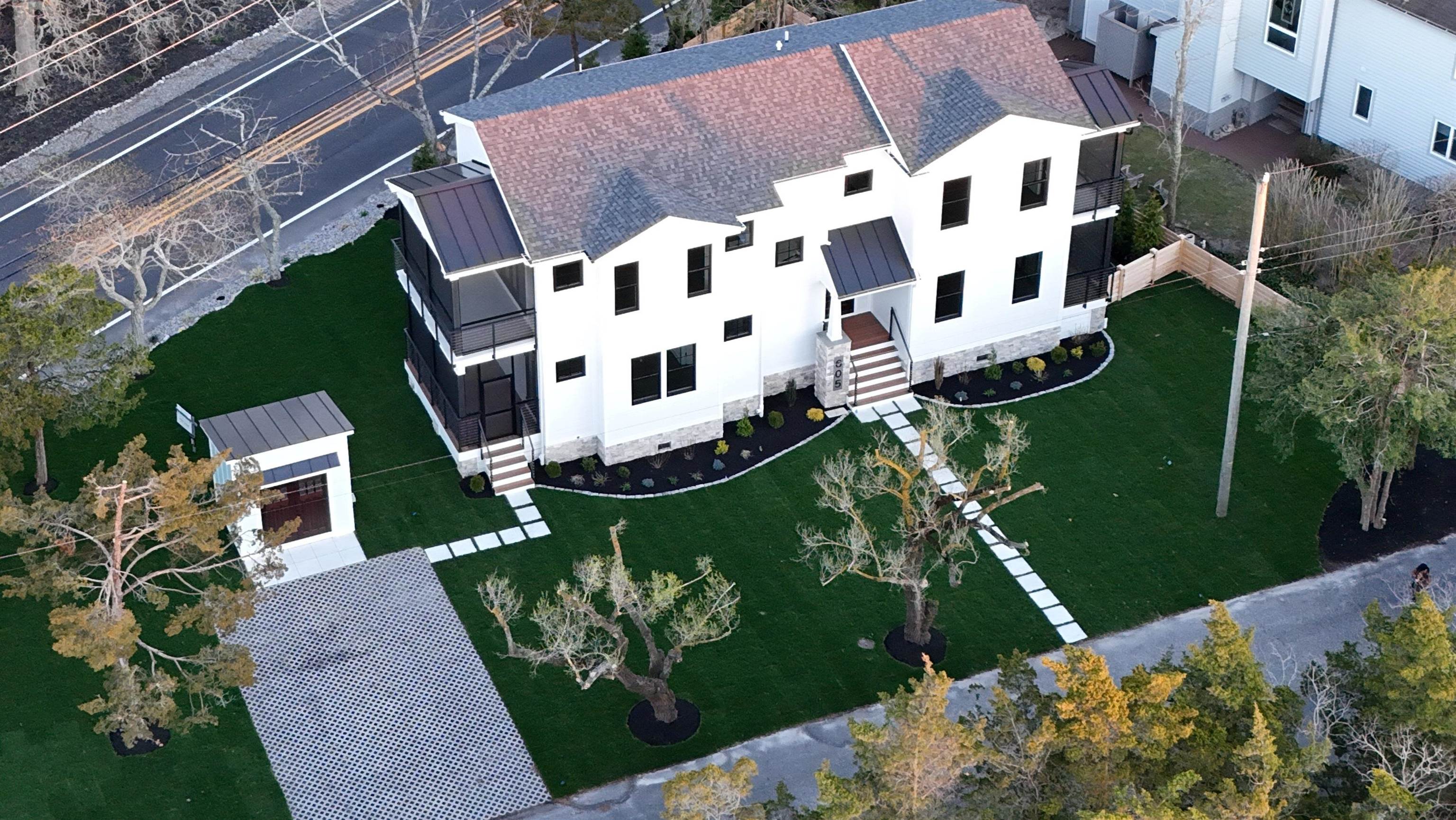 605 E Lake Drive