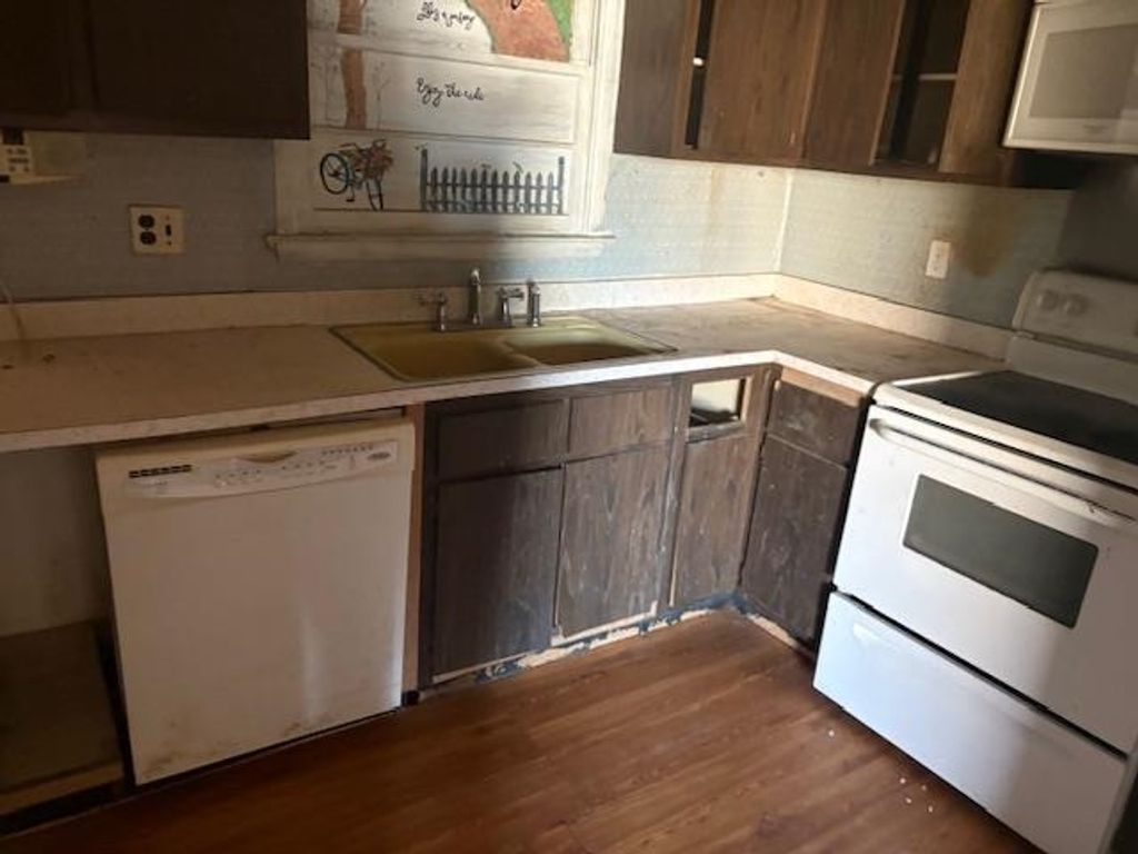 Photo of 20 Rushwood Drive, Egg Harbor Township, NJ 08234 (MLS # 253567)