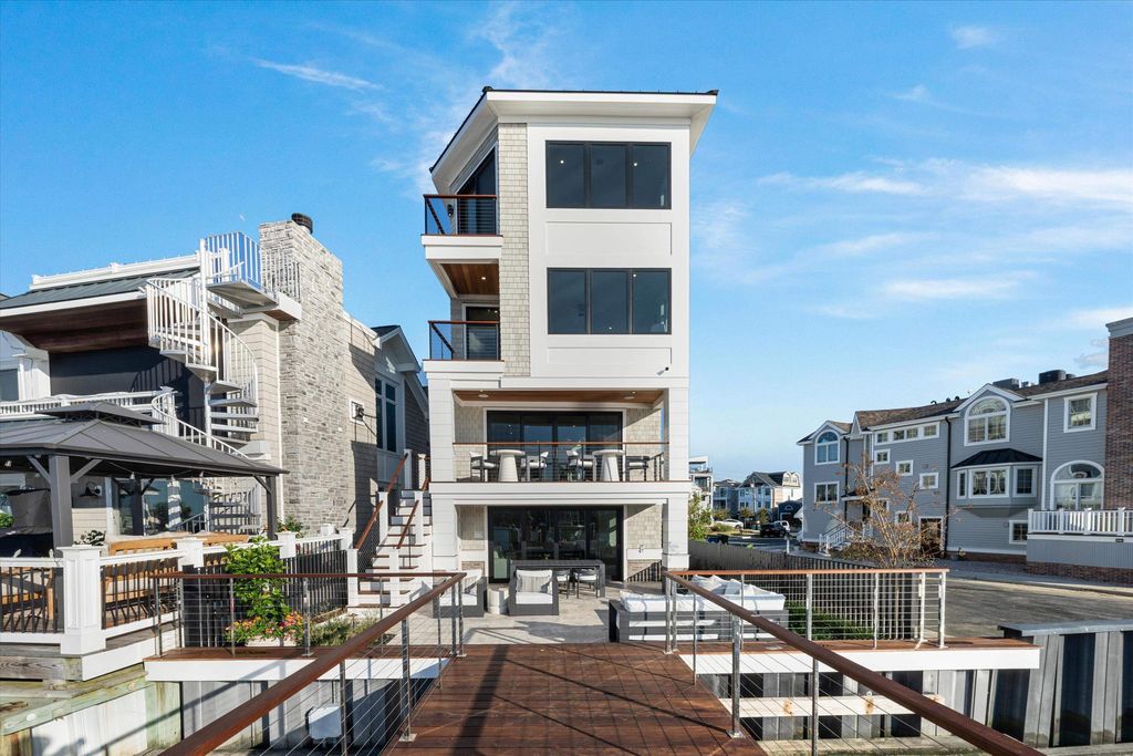 Photo of 233 W 17th Street, Ocean City, NJ 08270 (MLS # 261098)