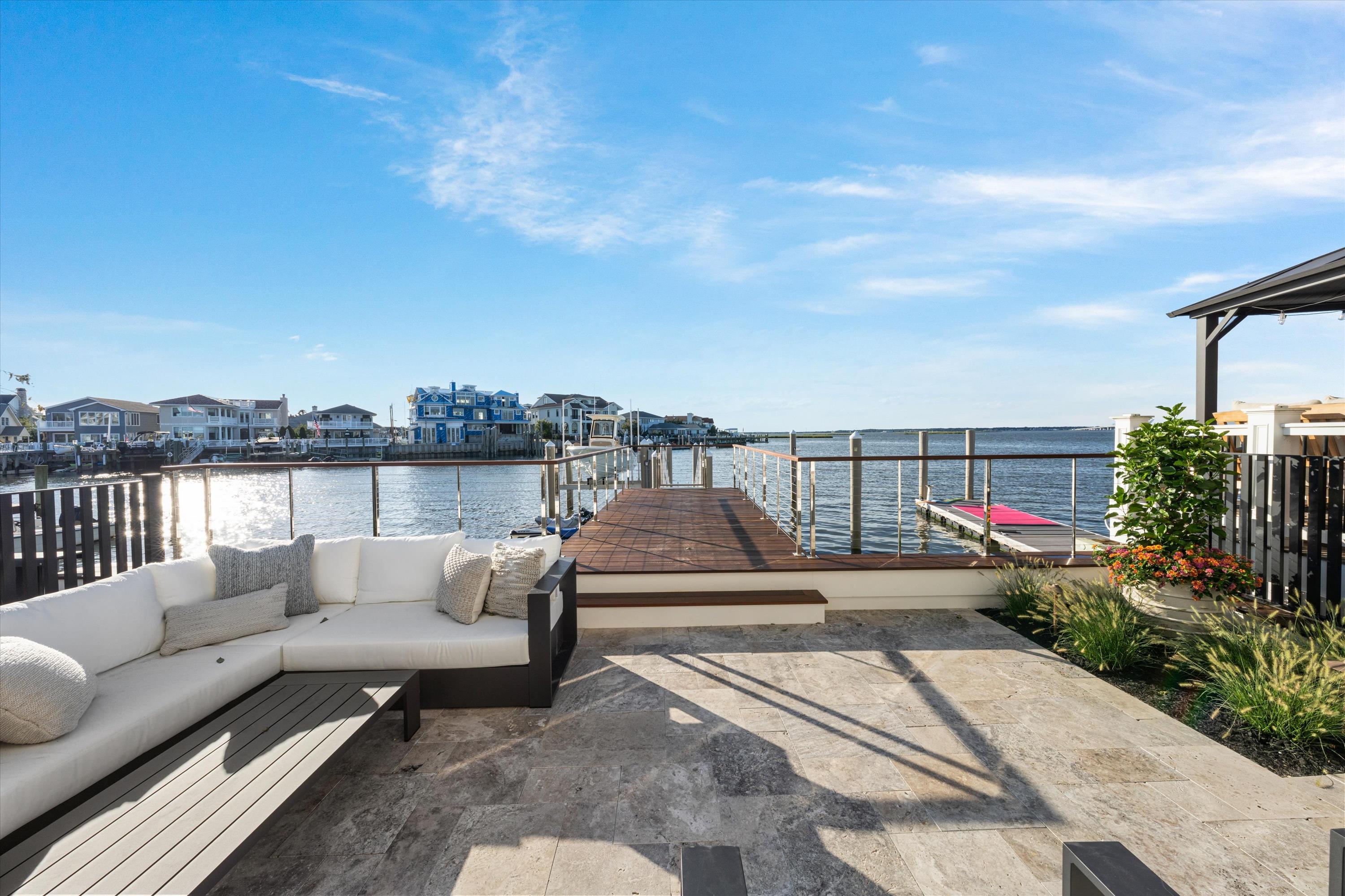 233 W 17th Street
