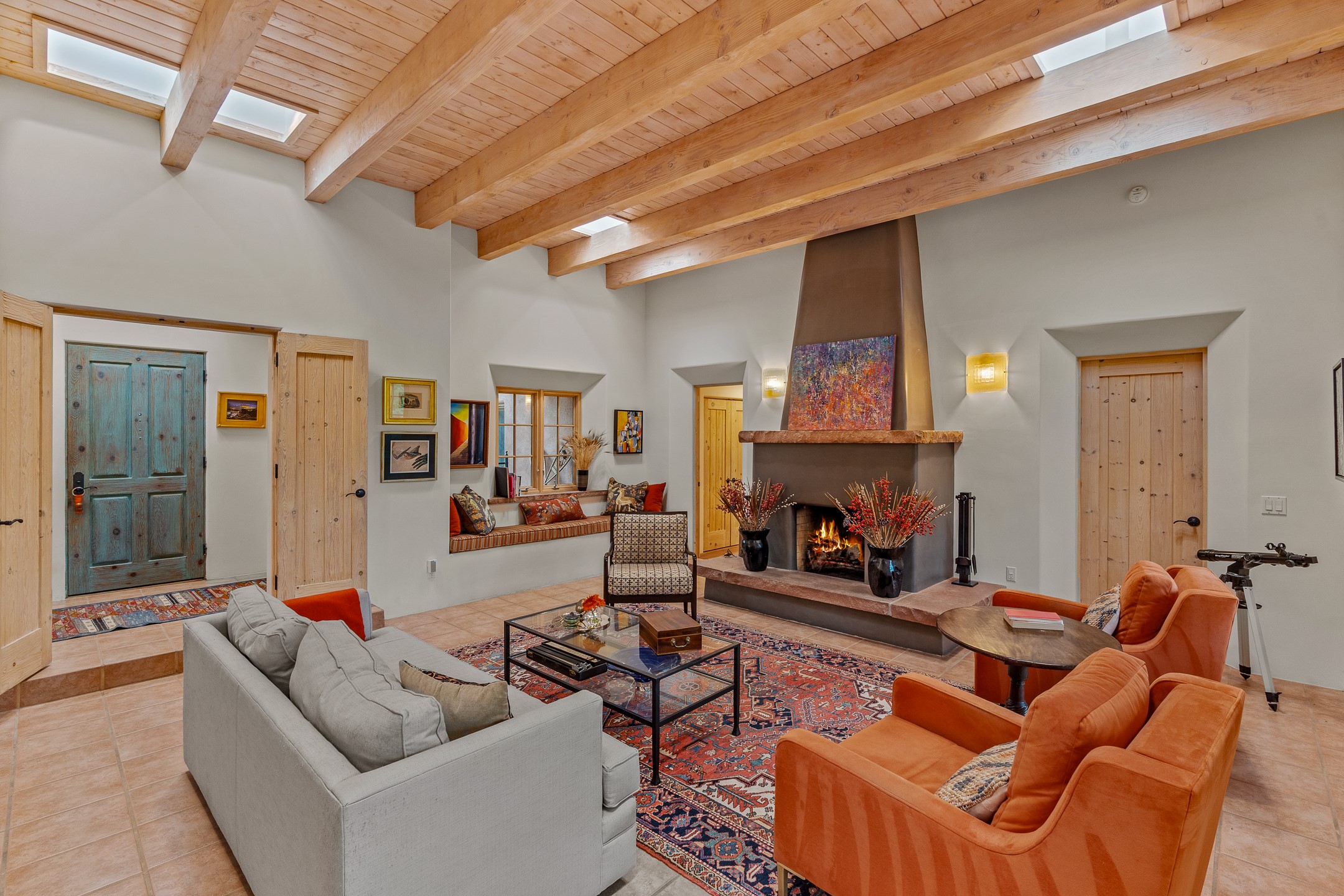 Santa Fe, New Mexico 87501, United States, 5 Bedrooms Bedrooms, ,5 BathroomsBathrooms,Residential,Active,217544