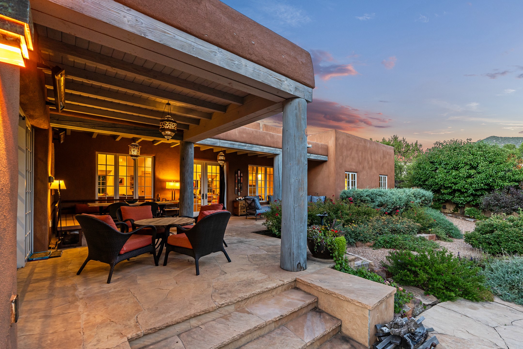 Santa Fe, New Mexico 87501, United States, 5 Bedrooms Bedrooms, ,5 BathroomsBathrooms,Residential,Active,217544