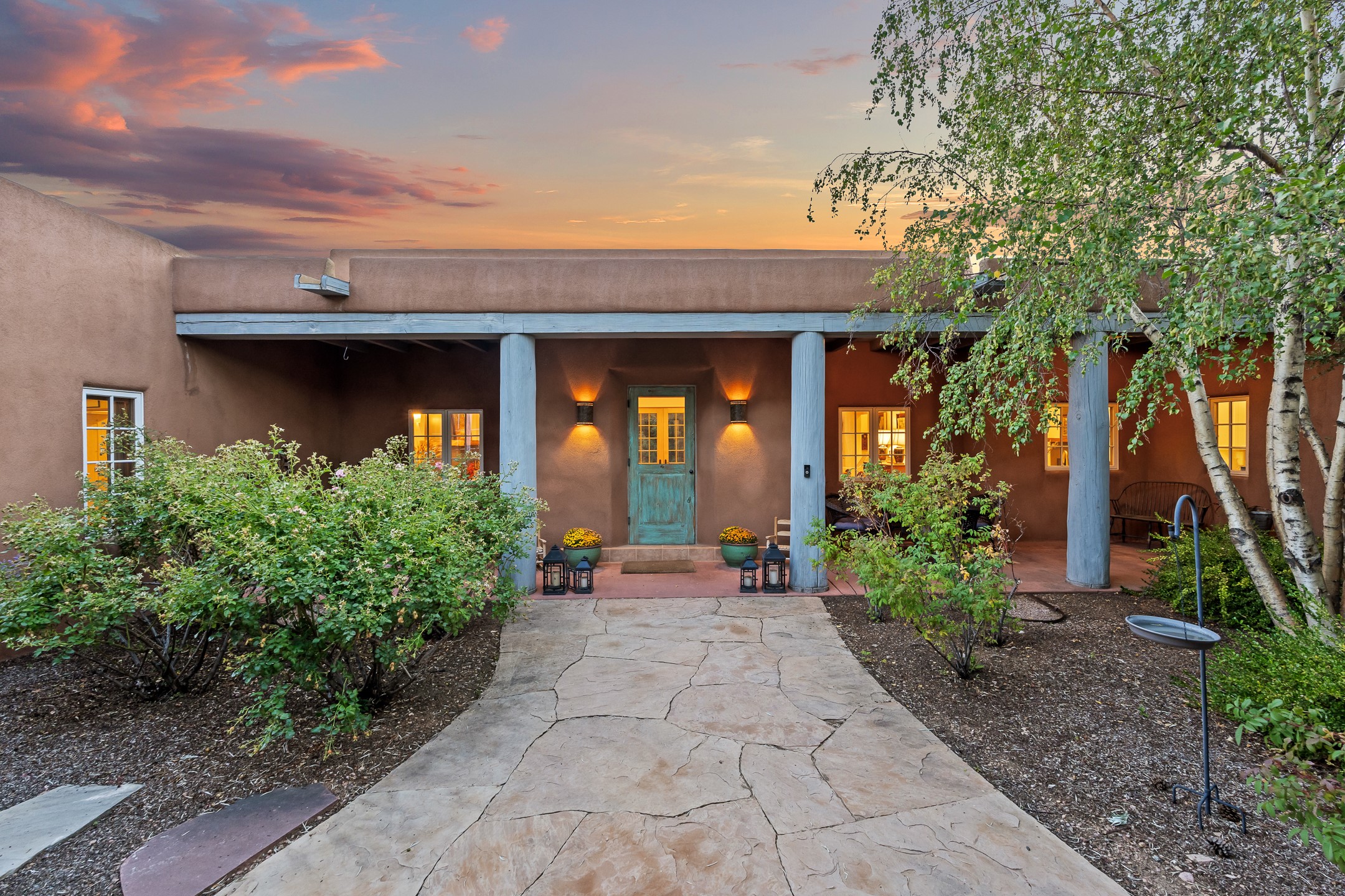 Santa Fe, New Mexico 87501, United States, 5 Bedrooms Bedrooms, ,5 BathroomsBathrooms,Residential,Active,217544