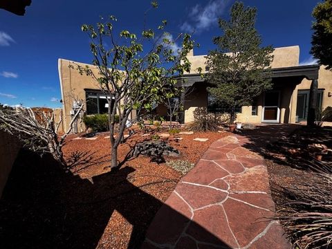 Tiny photo for 7 Azulejo Court West, Santa Fe, NM 87508 (MLS # 202601709)