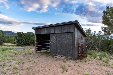 Tiny photo for 35 Grateful Way, Madrid, NM 87010 (MLS # 202502239)