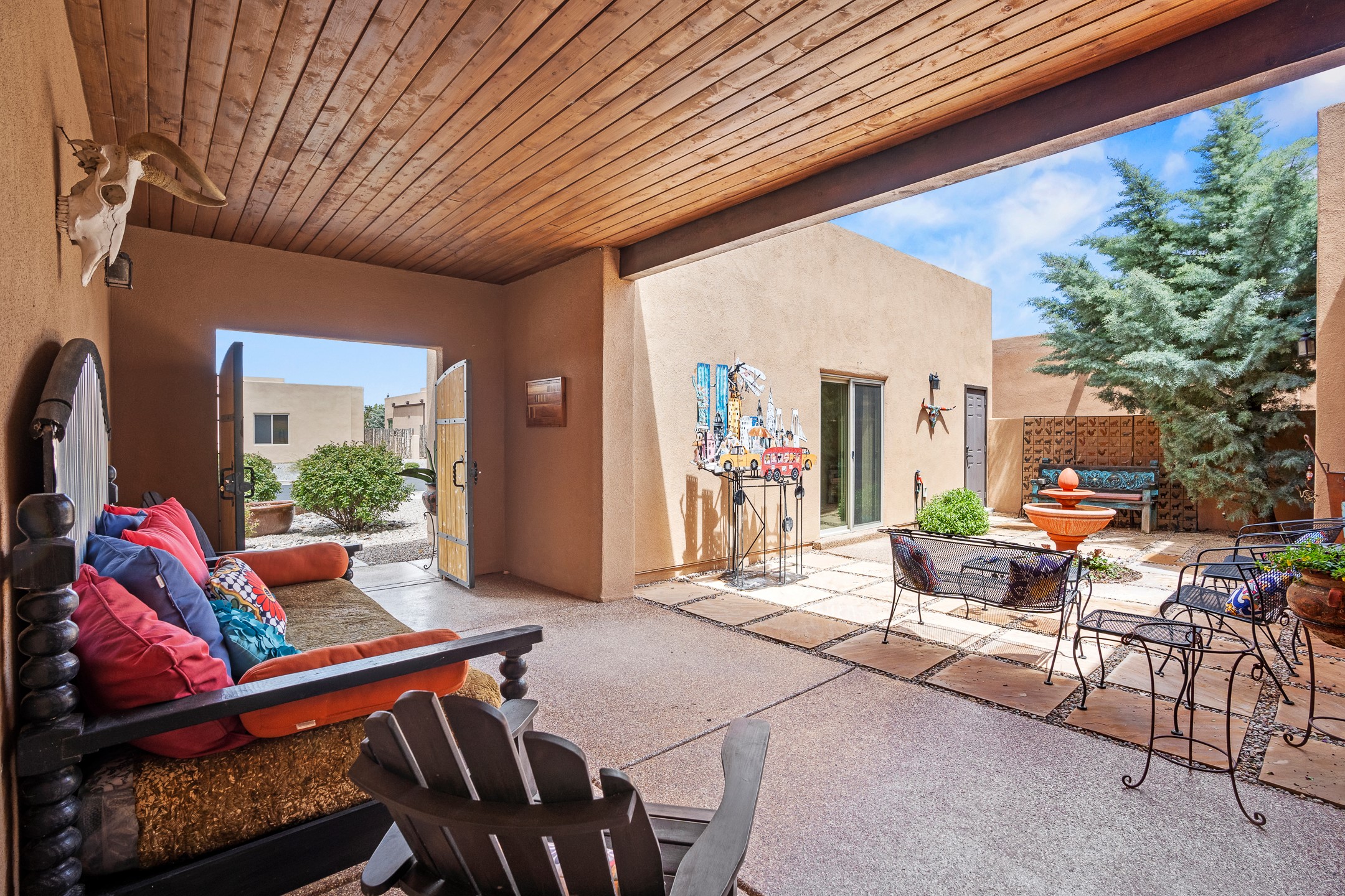 Santa Fe, New Mexico 87508, United States, 3 Bedrooms Bedrooms, ,3 BathroomsBathrooms,Residential,Pending,124692