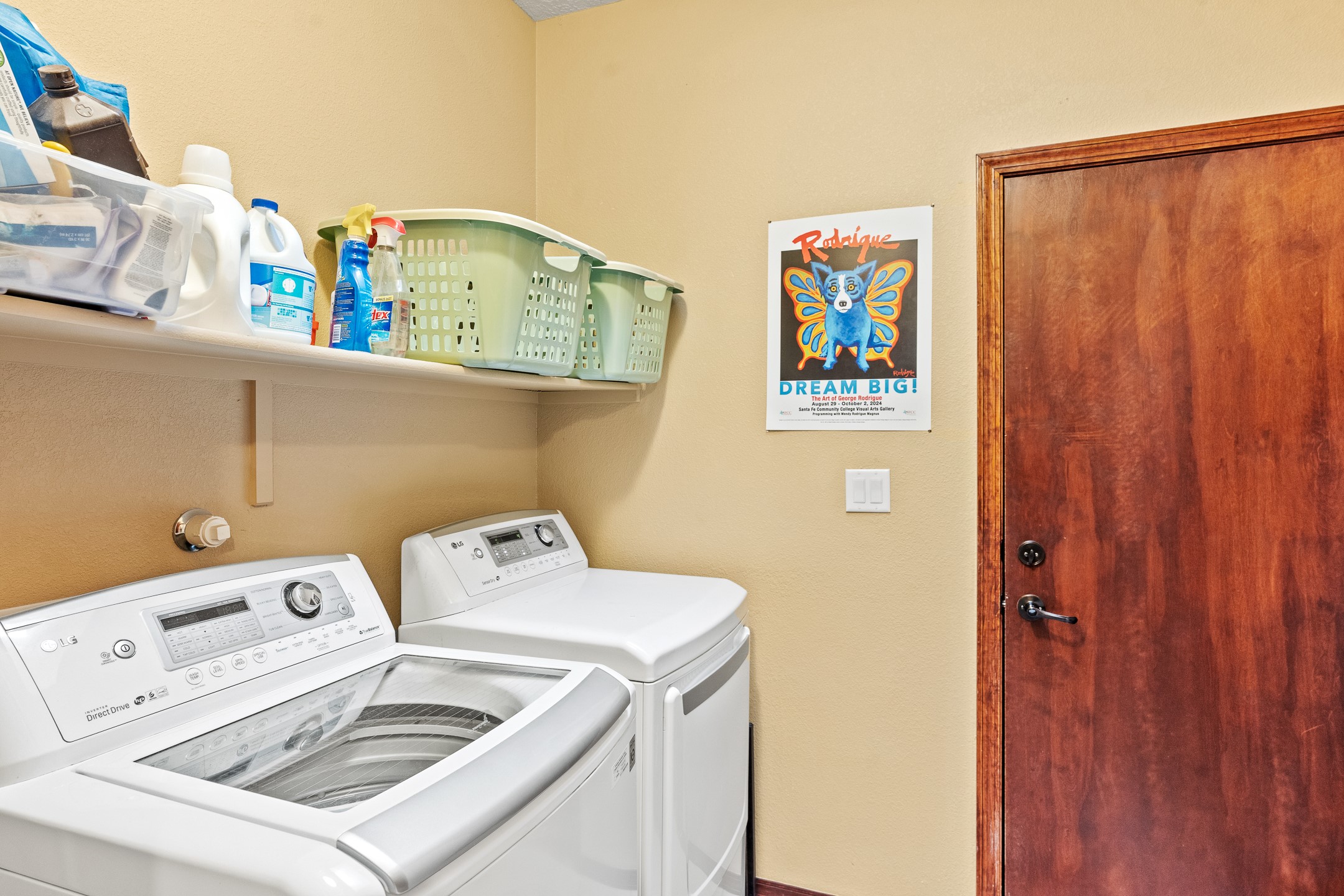 Santa Fe, New Mexico 87508, United States, 3 Bedrooms Bedrooms, ,3 BathroomsBathrooms,Residential,Pending,124692