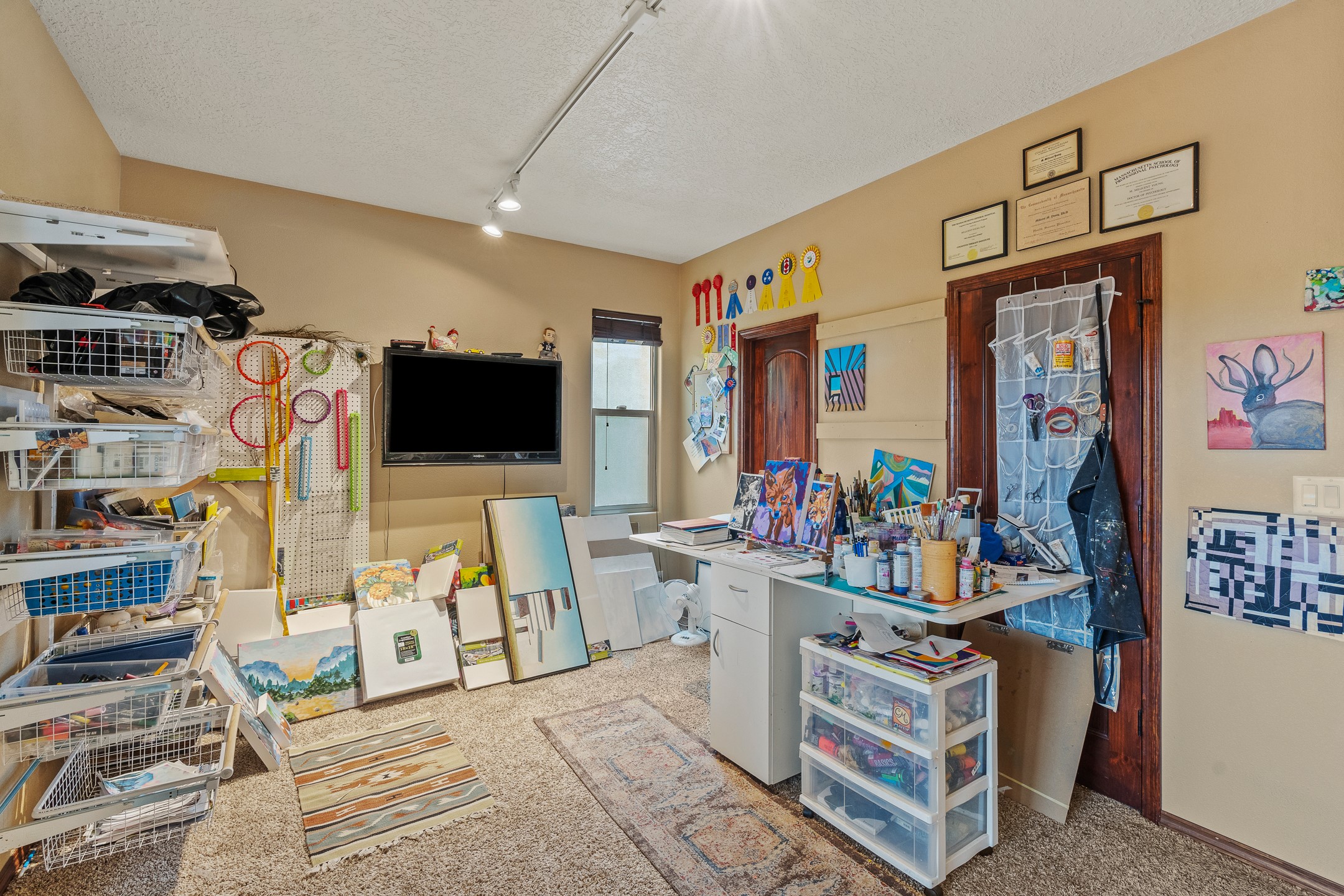 Santa Fe, New Mexico 87508, United States, 3 Bedrooms Bedrooms, ,3 BathroomsBathrooms,Residential,Pending,124692