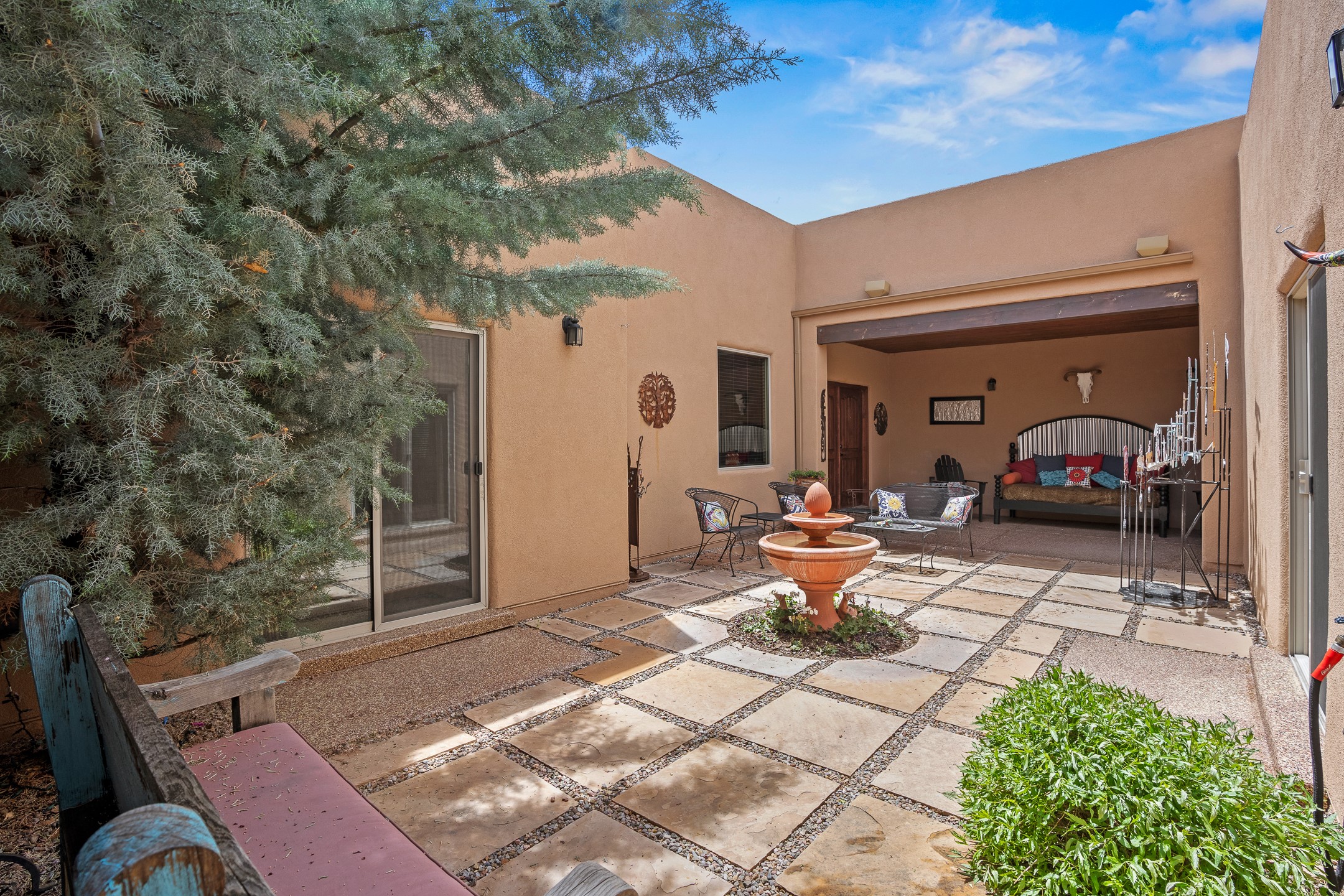 Santa Fe, New Mexico 87508, United States, 3 Bedrooms Bedrooms, ,3 BathroomsBathrooms,Residential,Pending,124692