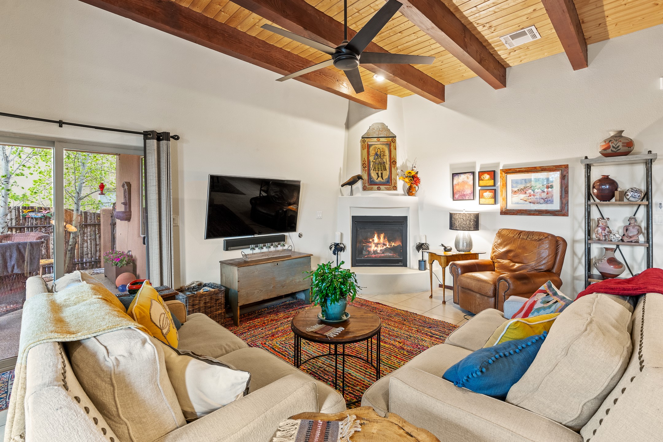 Santa Fe, New Mexico 87508, United States, 3 Bedrooms Bedrooms, ,3 BathroomsBathrooms,Residential,Pending,124692