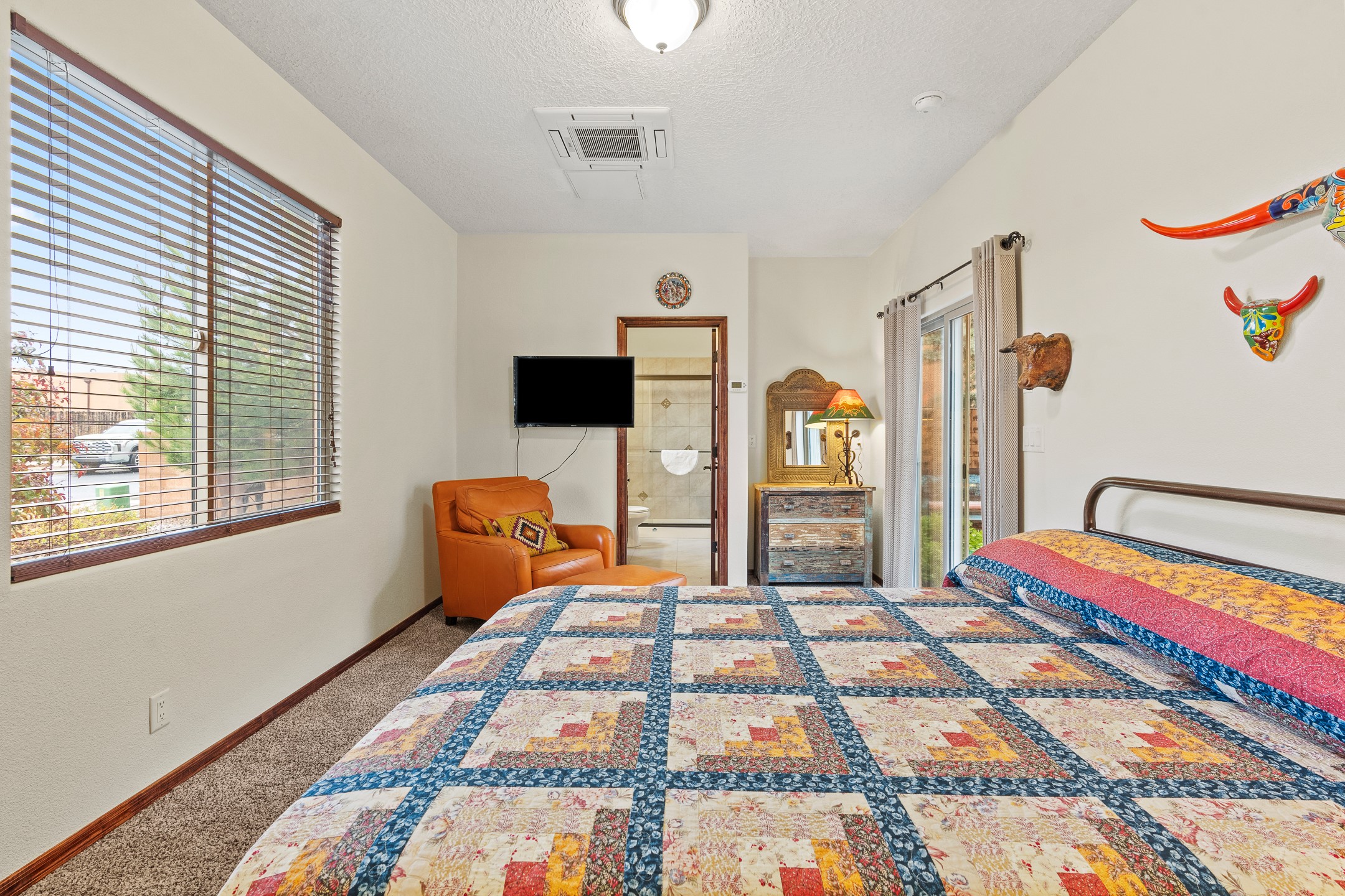 Santa Fe, New Mexico 87508, United States, 3 Bedrooms Bedrooms, ,3 BathroomsBathrooms,Residential,Pending,124692