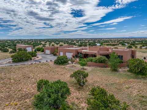 Photo of 68 Avenida Las Nubes, Santa Fe, NM 87508 (MLS # 202502913)