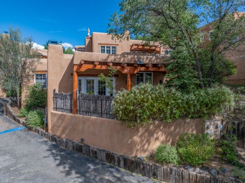 Condo For Sale - 322 Magdalena Road #9<br/> Santa Fe, NM 87501