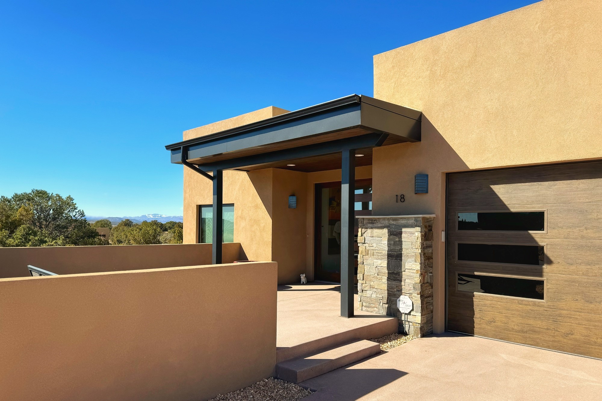 18 Valverde Lane, Santa Fe, New Mexico image 1