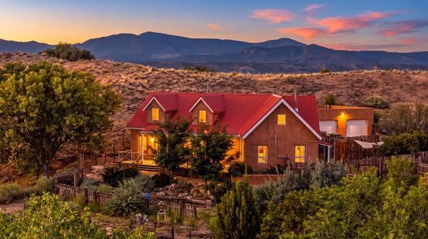 18 LOMAS DE LA CRUZ, ESPANOLA, NM 87532 - Image 079bddaadf2d84ad9b35d41a32ad41df/1581309575