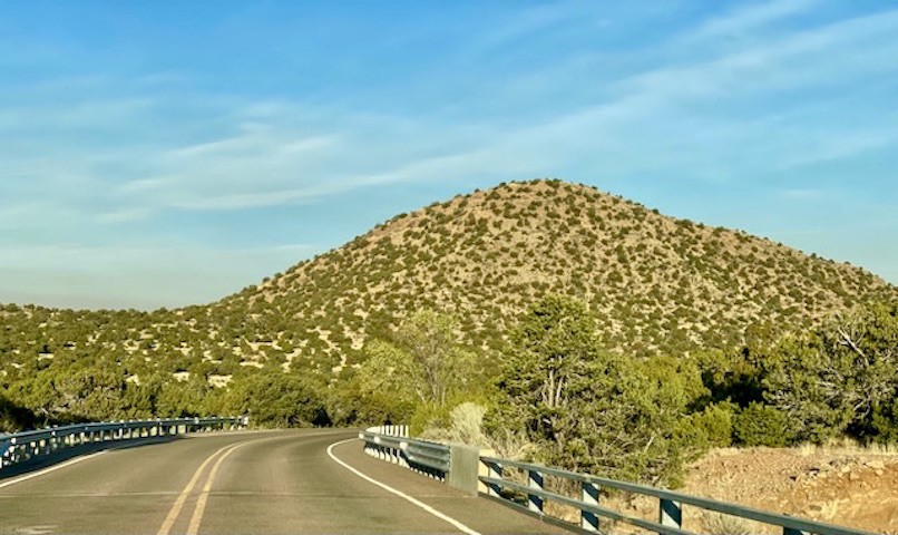 116 Apache Plume Drive Dr, Santa Fe, New Mexico image 2