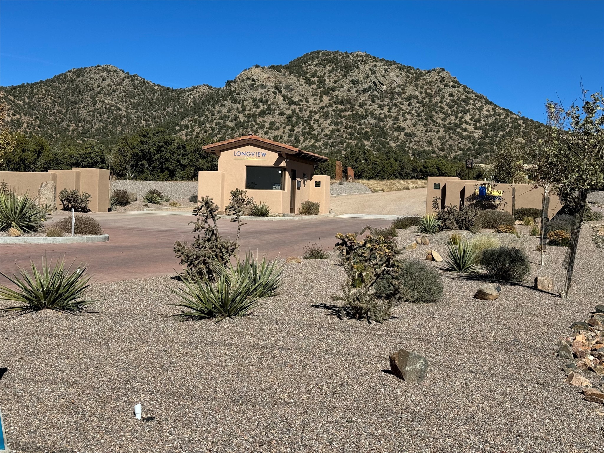 11 W Longview Dr, Santa Fe, New Mexico image 2