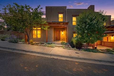Townhouse For Sale - 11 Calle Amistosa<br/> Santa Fe, NM 87507
