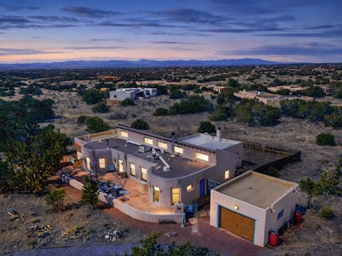 Photo of 16 Jornada Place, Santa Fe, NM 87508 (MLS # 202600761)