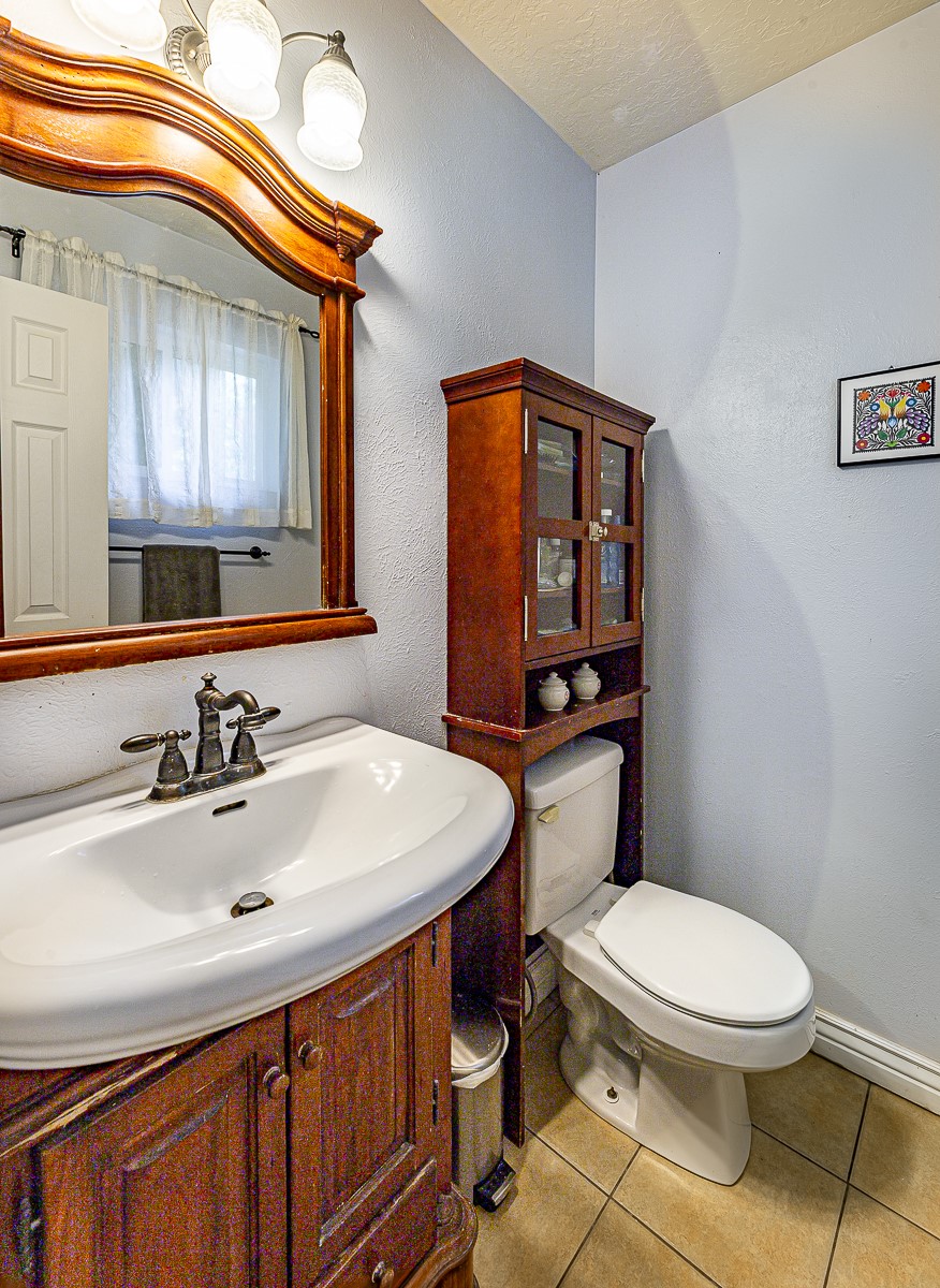 Santa Fe, New Mexico 87507, United States, 3 Bedrooms Bedrooms, ,2 BathroomsBathrooms,Residential,Active,159488