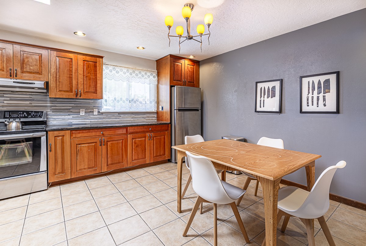 Santa Fe, New Mexico 87507, United States, 3 Bedrooms Bedrooms, ,2 BathroomsBathrooms,Residential,Active,159488