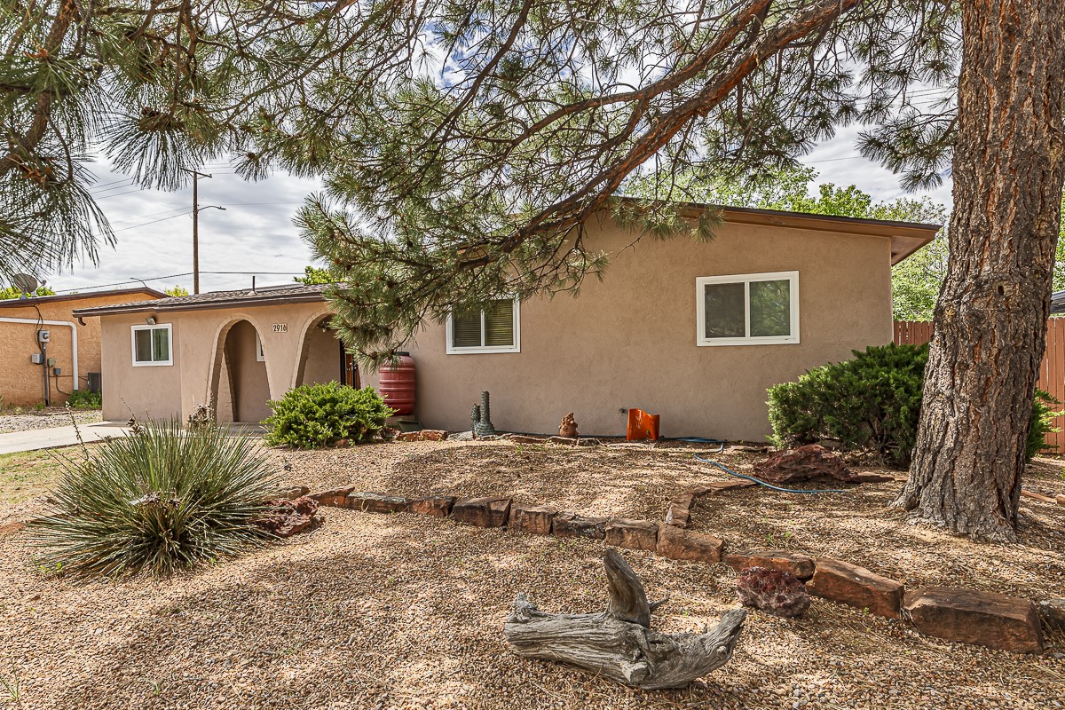 Santa Fe, New Mexico 87507, United States, 3 Bedrooms Bedrooms, ,2 BathroomsBathrooms,Residential,Active,159488