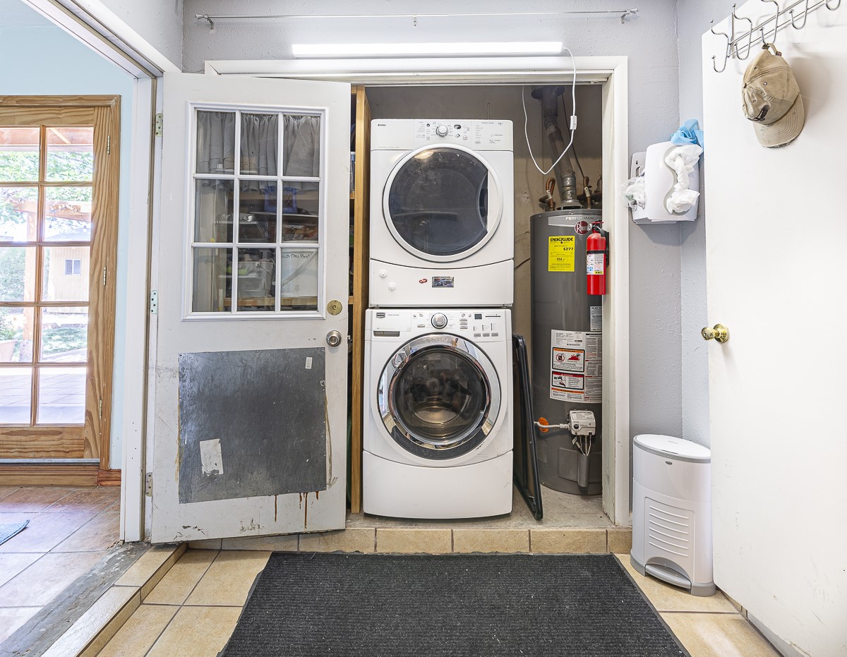 Santa Fe, New Mexico 87507, United States, 3 Bedrooms Bedrooms, ,2 BathroomsBathrooms,Residential,Active,159488