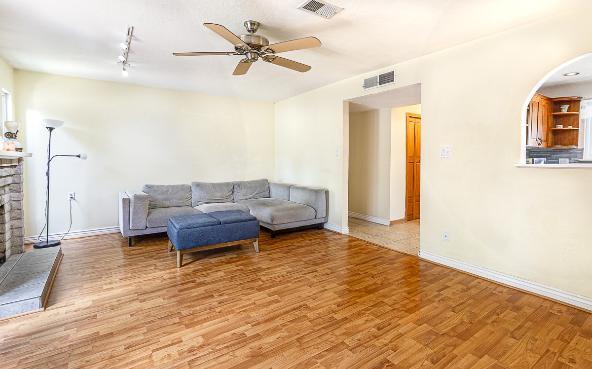 Santa Fe, New Mexico 87507, United States, 3 Bedrooms Bedrooms, ,2 BathroomsBathrooms,Residential,Active,159488