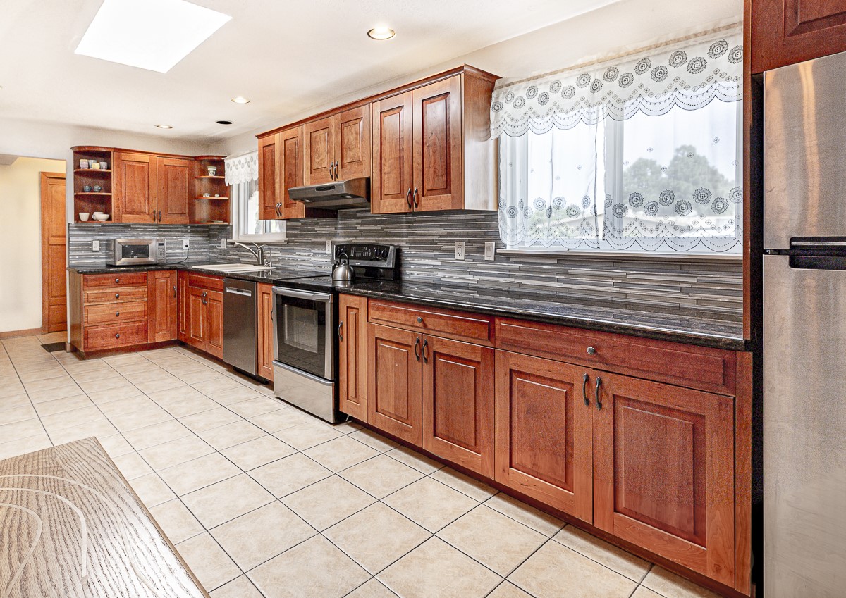 Santa Fe, New Mexico 87507, United States, 3 Bedrooms Bedrooms, ,2 BathroomsBathrooms,Residential,Active,159488