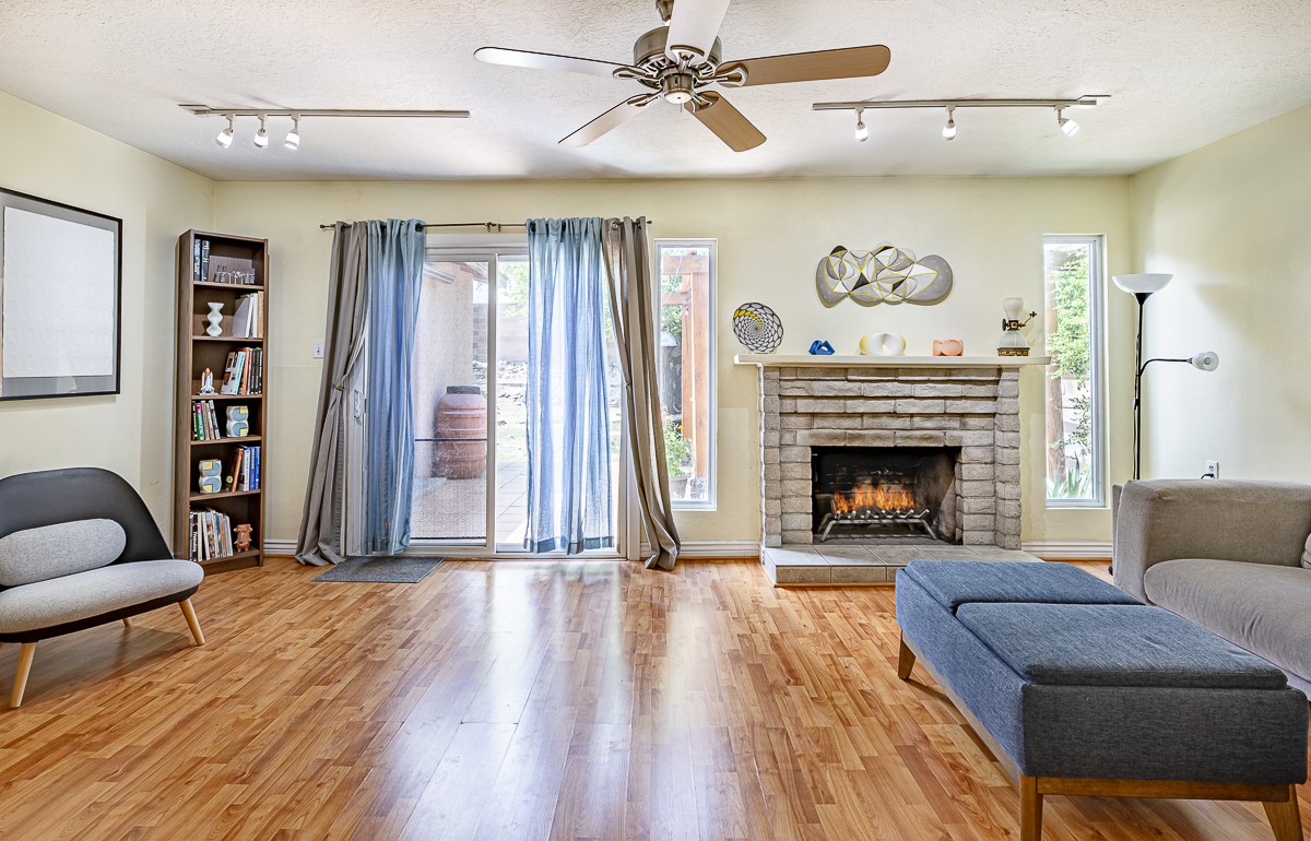 Santa Fe, New Mexico 87507, United States, 3 Bedrooms Bedrooms, ,2 BathroomsBathrooms,Residential,Active,159488