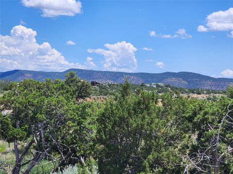 Photo of 24 Goathead Ct Ct, Santa Fe, NM 87508 (MLS # 202504836)