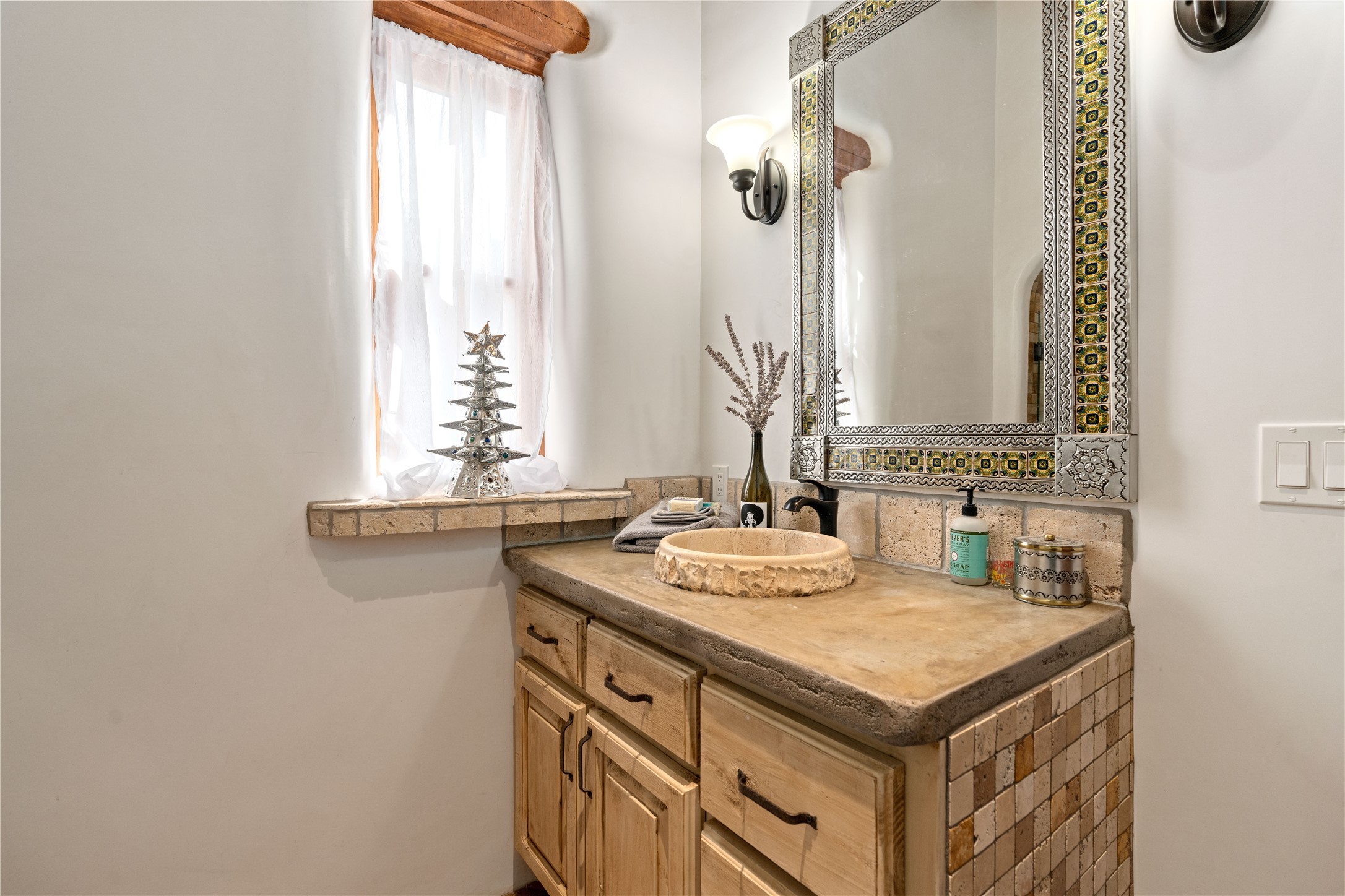 947 Cerro De La Paz, Santa Fe, New Mexico image 37