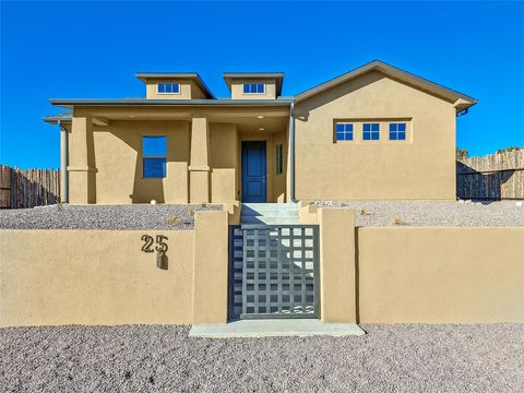 Photo of 25 Flower Garland, Santa Fe, NM 87508 (MLS # 202600456)