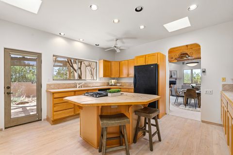 Tiny photo for 1 Sabroso Place, Santa Fe, NM 87508 (MLS # 202601414)