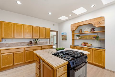 Tiny photo for 1 Sabroso Place, Santa Fe, NM 87508 (MLS # 202601414)