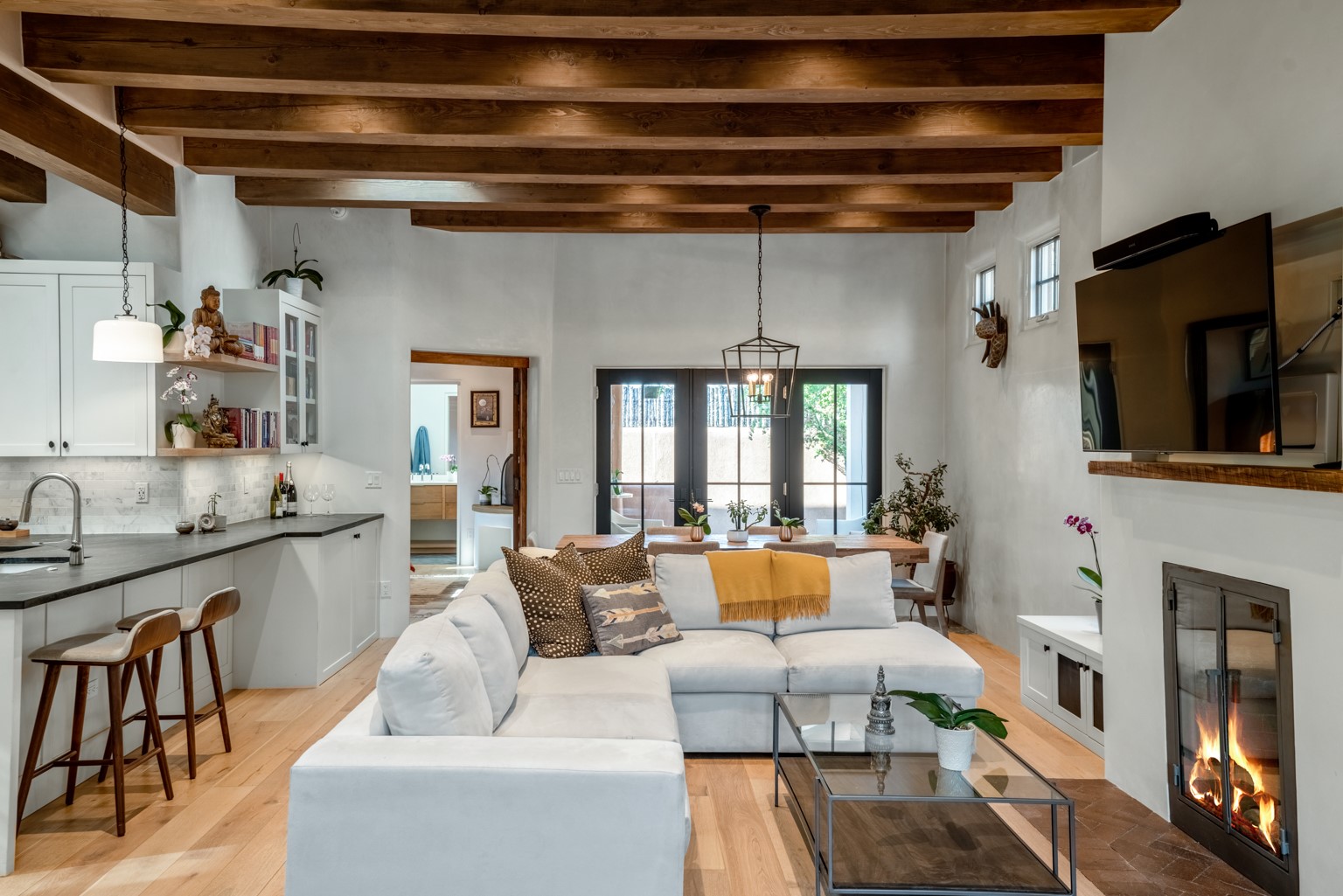 Santa Fe, New Mexico 87501, United States, 3 Bedrooms Bedrooms, ,3 BathroomsBathrooms,Residential,Active,126783