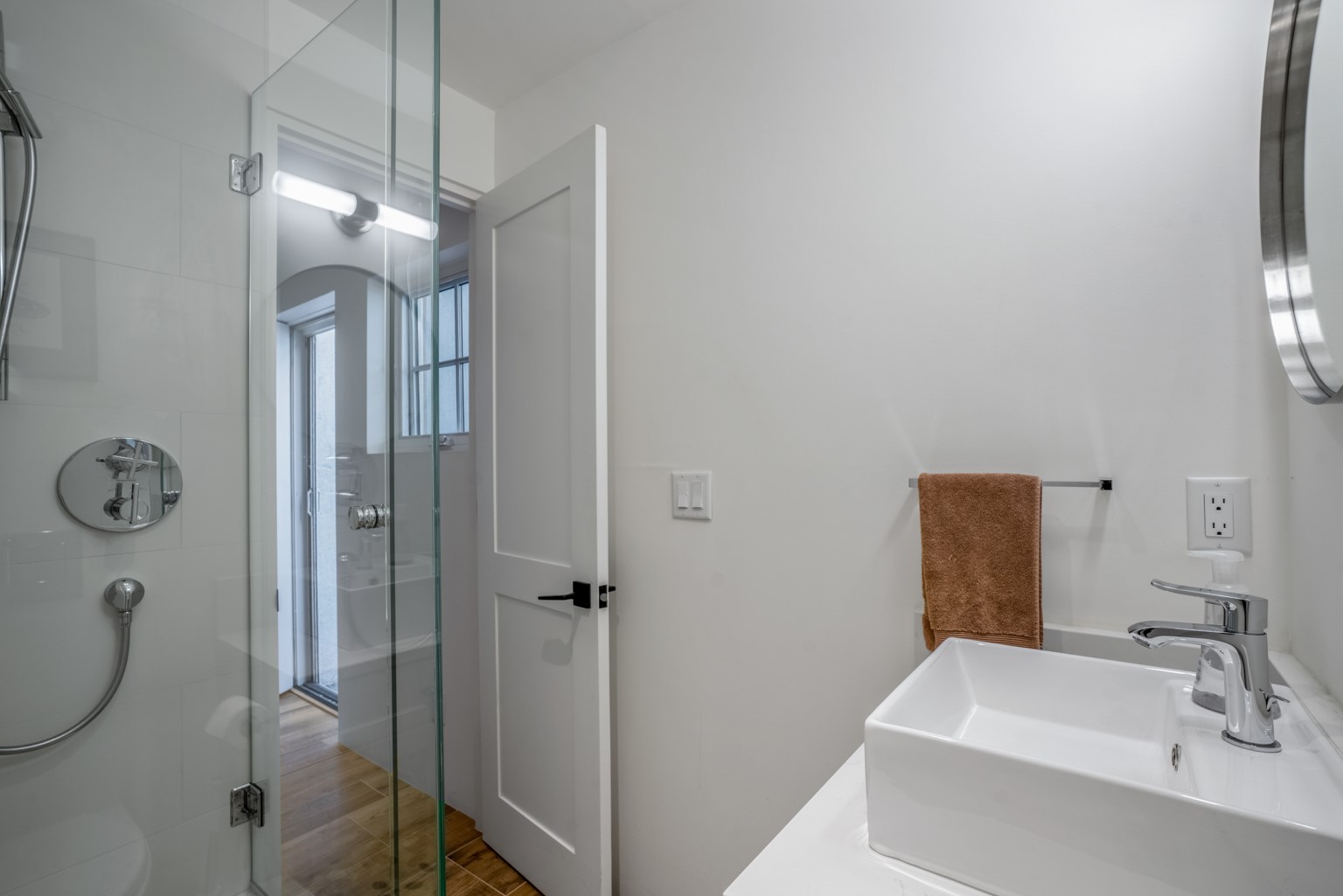 Santa Fe, New Mexico 87501, United States, 3 Bedrooms Bedrooms, ,3 BathroomsBathrooms,Residential,Active,126783