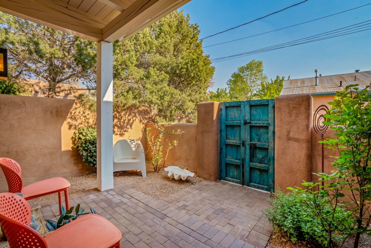 Santa Fe, New Mexico 87501, United States, 3 Bedrooms Bedrooms, ,3 BathroomsBathrooms,Residential,Active,126783