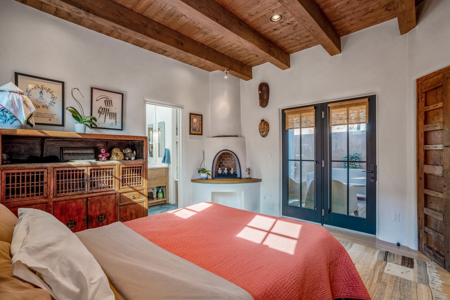 Santa Fe, New Mexico 87501, United States, 3 Bedrooms Bedrooms, ,3 BathroomsBathrooms,Residential,Active,126783