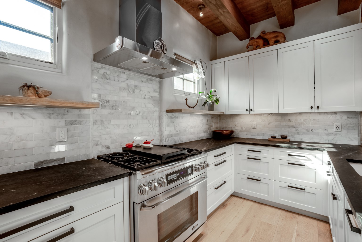 Santa Fe, New Mexico 87501, United States, 3 Bedrooms Bedrooms, ,3 BathroomsBathrooms,Residential,Active,126783