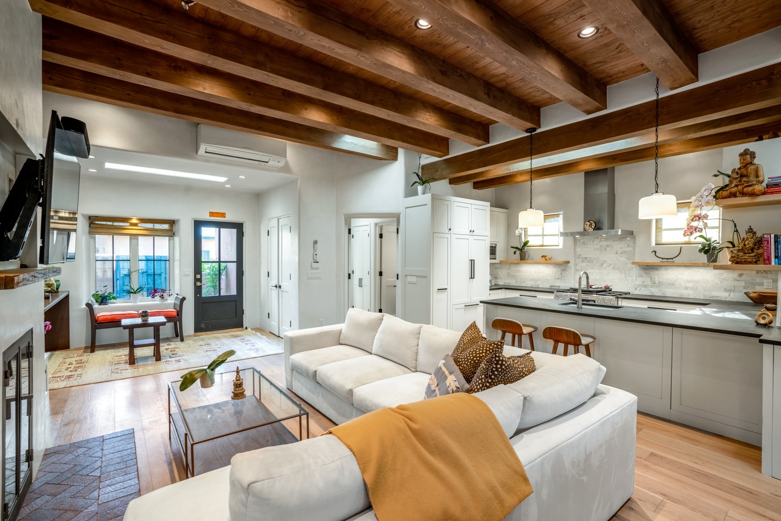 Santa Fe, New Mexico 87501, United States, 3 Bedrooms Bedrooms, ,3 BathroomsBathrooms,Residential,Active,126783