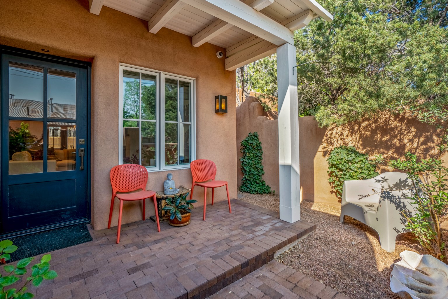 Santa Fe, New Mexico 87501, United States, 3 Bedrooms Bedrooms, ,3 BathroomsBathrooms,Residential,Active,126783